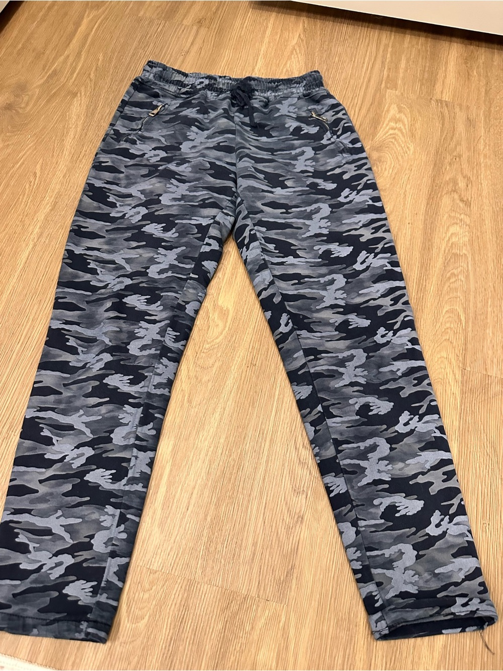 Nostalgia womens Gray & Black Camo Joggers